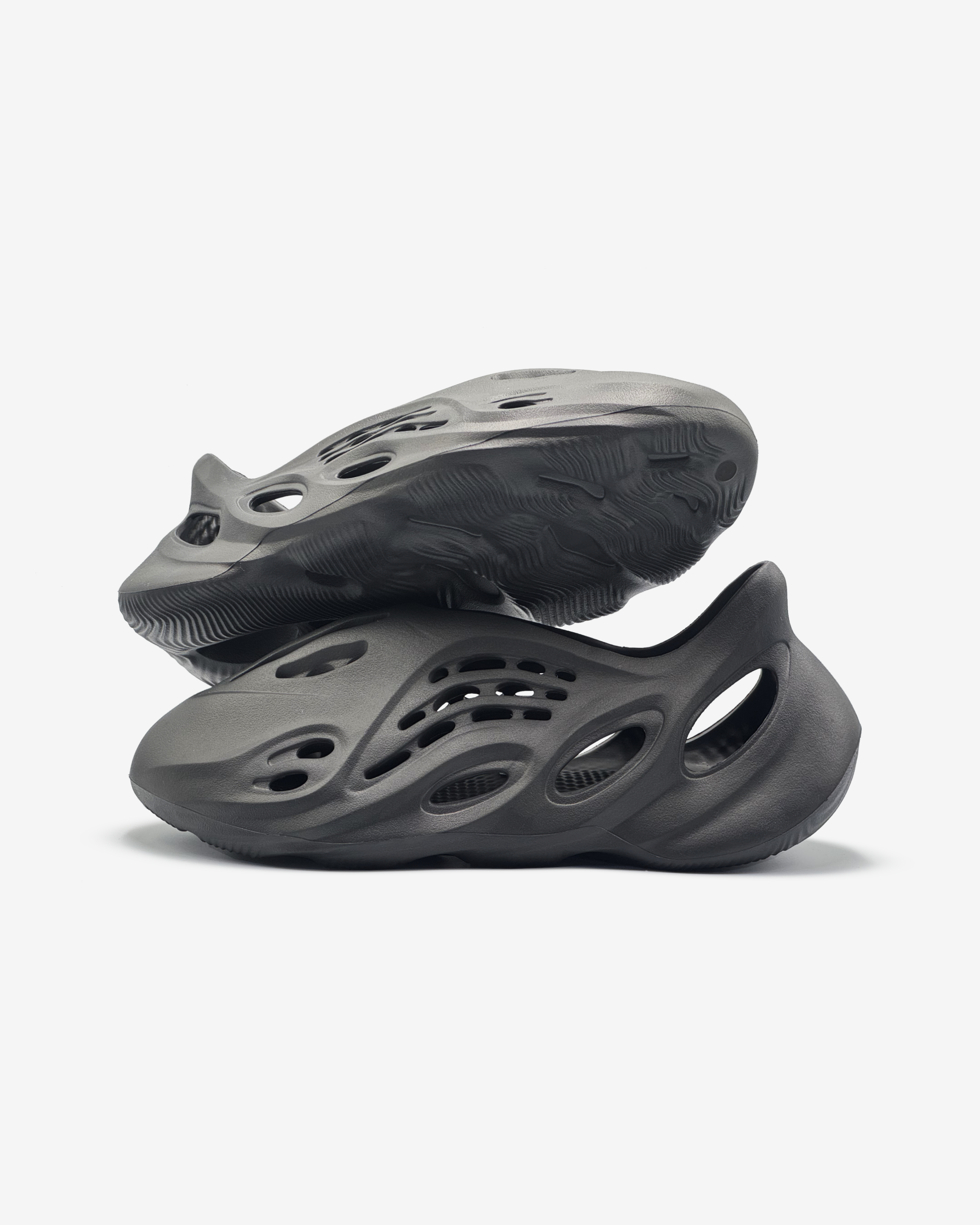 adidas Yeezy Foam RNR Onyx