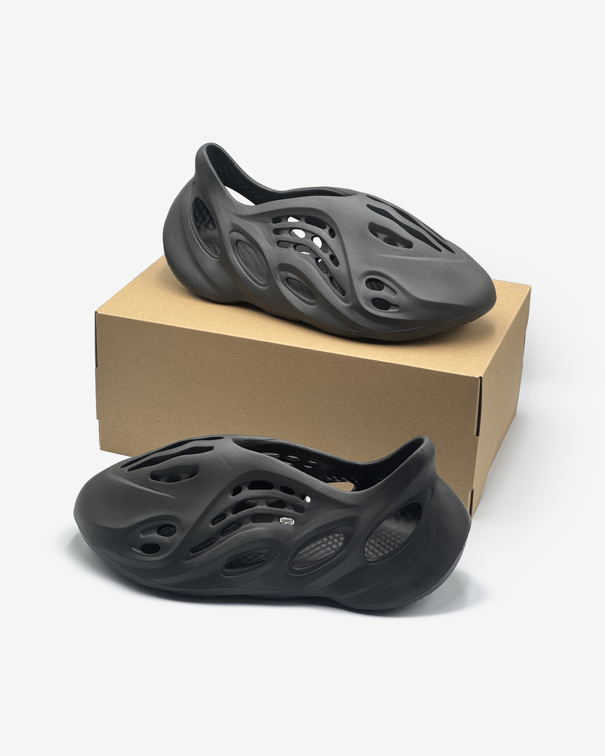 adidas Yeezy Foam RNR Onyx